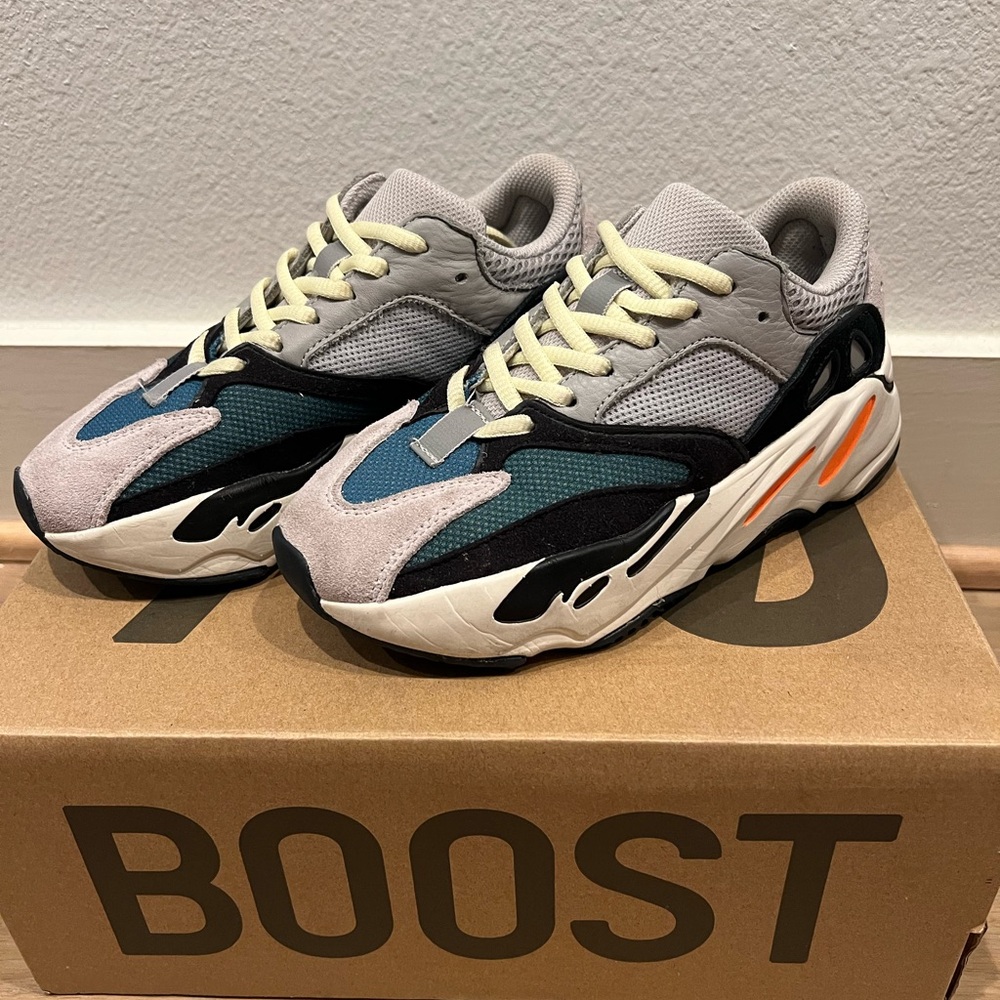 Yeezy Boost 700